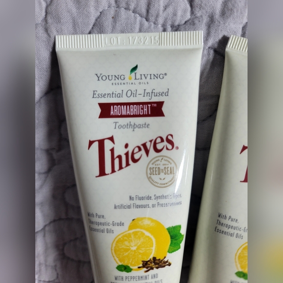 Young Living Essential Oil -Thieves Aromabright Toothpaste- (2oz) New/Sealed - Picture 3 of 5